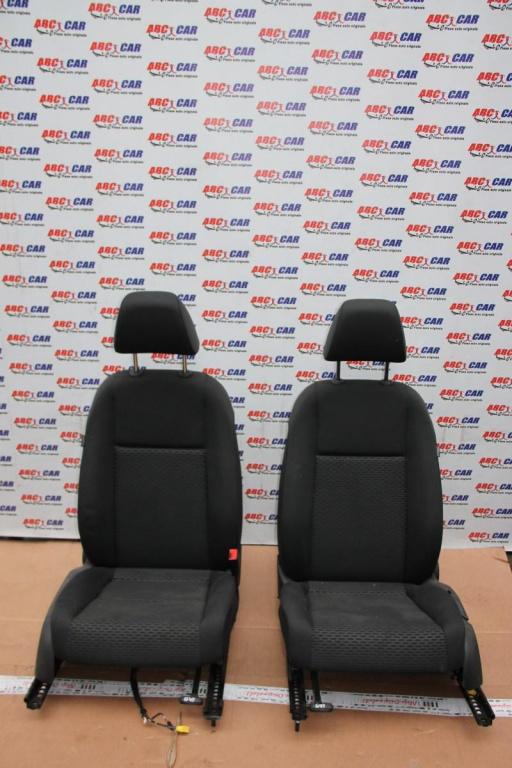 Scaune stanga-dreapta fata Volkswagen Golf 5 2004-2009
