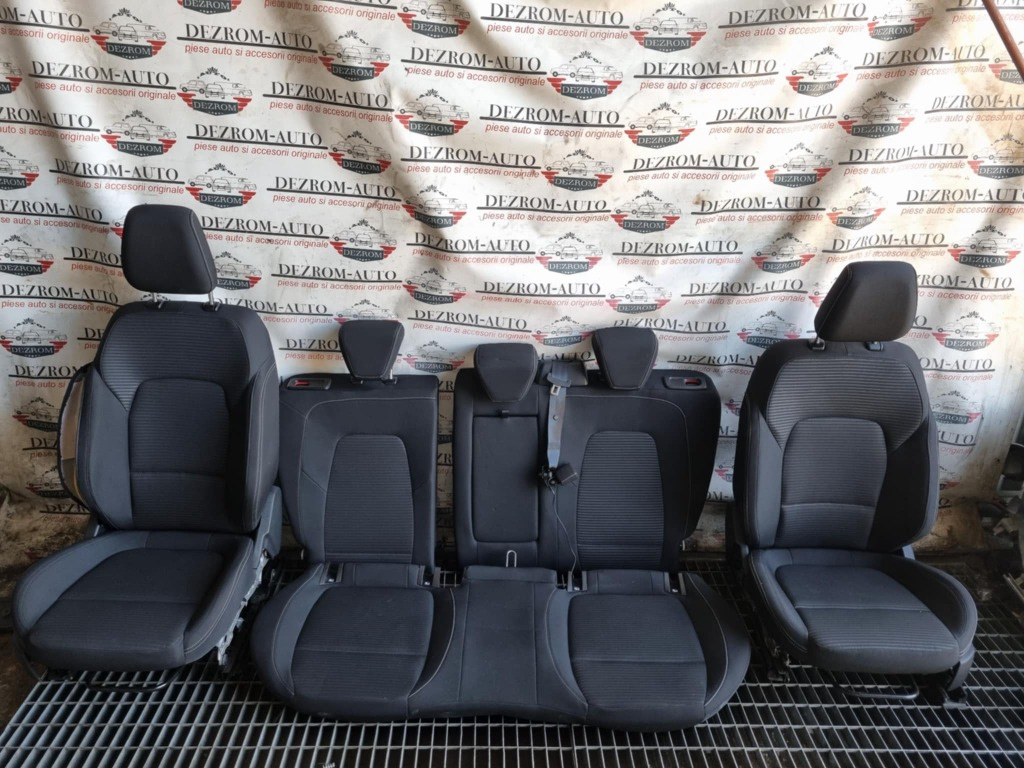 Scaune textil cu incalzire (scaun dreapta necesita airbag) + fete usi fata / spate Ford Focus Mk4 Sedan