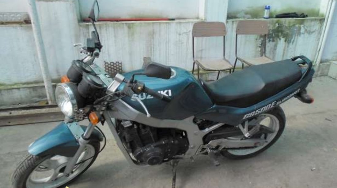 Schimb 2 Suzuki Motociclete cu auto