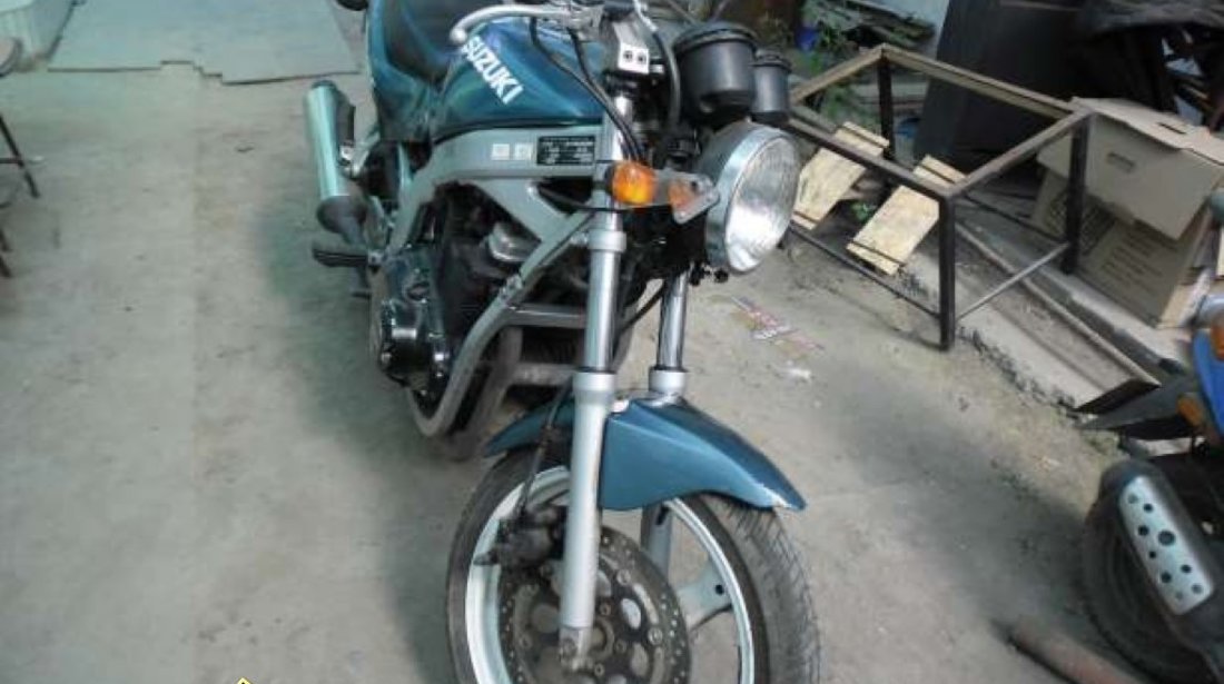 Schimb 2 Suzuki Motociclete cu auto