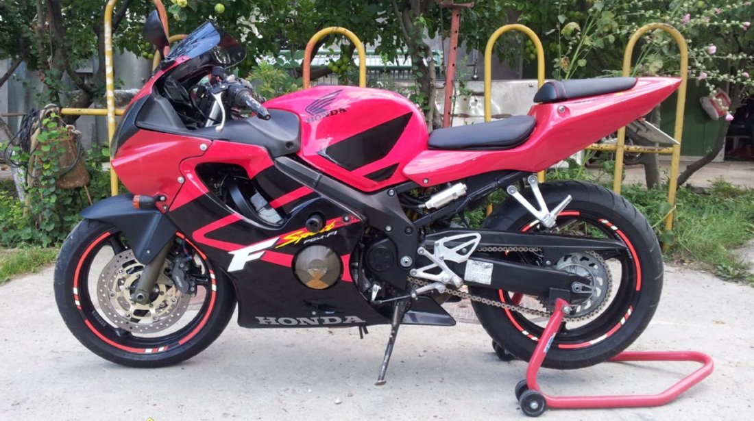 Schimb cu auto Honda CBR f4i sport