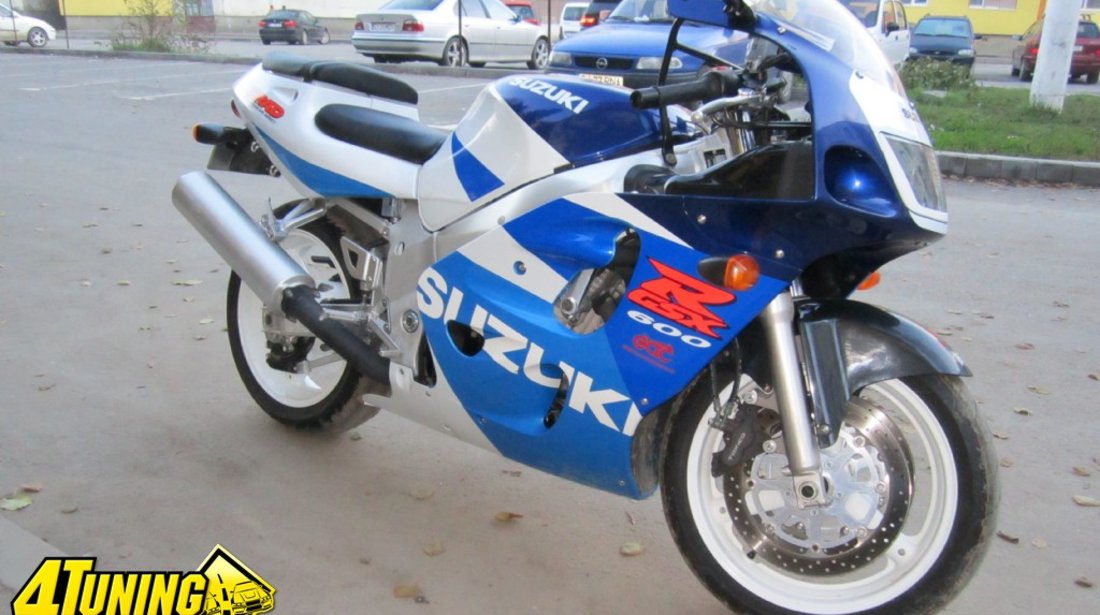 /schimb cu auto Suzuki GSXR 600 SRAD