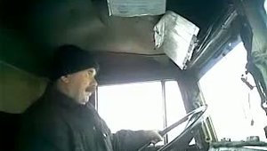 Schimbatul vitezelor la un camion rusesc te transforma in barbat