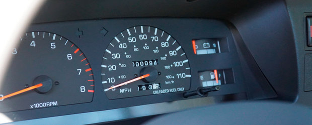 Scoasa din capsula timpului si pusa la vanzare pe internet: Toyota din '93 cu ~150 de kilometri la bord