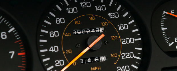 Scoasa din capsula timpului si pusa la vanzare pe internet: Toyota Supra cu 243 de kilometri la bord