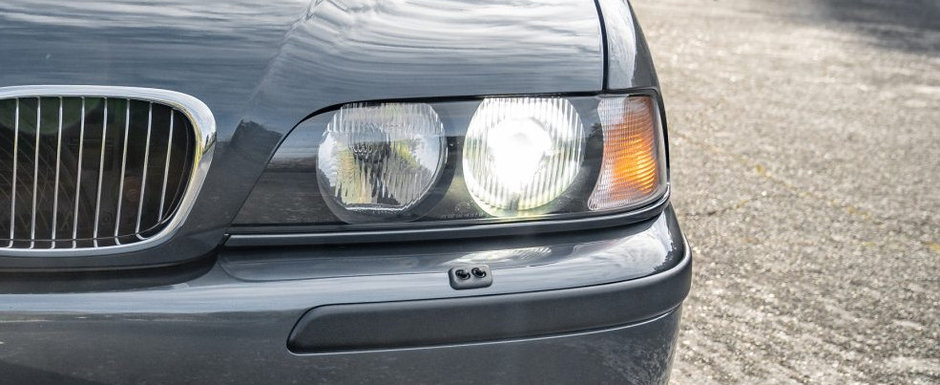 Scos din capsula timpului si pus la vanzare pe internet: BMW-ul M5 cu 38.934 de kilometri la bord Scos din capsula timpului si pus la vanzare pe internet: BMW-ul M5 cu 38.934 de kilometri la bord