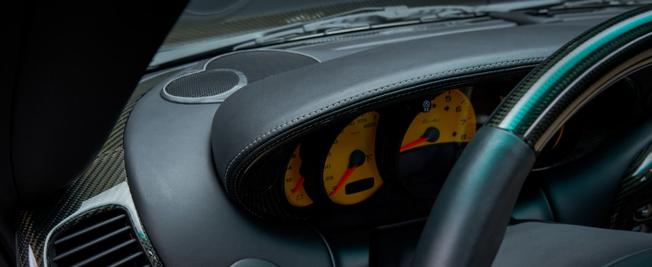 Scos din capsula timpului si pus la vanzare pe internet: Porsche-le 911 Turbo S cu 4.399 kilometri la bord Scos din capsula timpului si pus la vanzare pe internet: Porsche-le 911 Turbo S cu 4.399 kilometri la bord