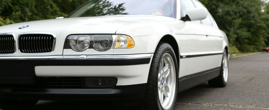 Scos din capsula timpului si pus la vanzare pe internet: BMW-ul E38 cu motor V8 si kilometri putini