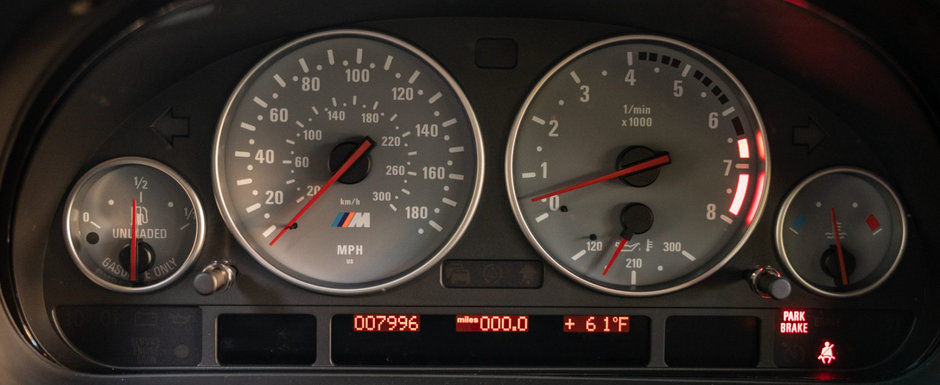 Scos din capsula timpului si pus la vanzare pe internet: BMW-ul M5 cu 12.868 de kilometri la bord Scos din capsula timpului si pus la vanzare pe internet: BMW-ul M5 cu 12.868 de kilometri la bord