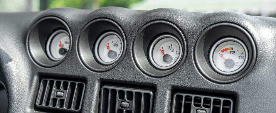 Scos din capsula timpului si pus la vanzare pe internet: Dodge-ul Viper cu 15.810 kilometri la bord Scos din capsula timpului si pus la vanzare pe internet: Dodge-ul Viper cu 15.810 kilometri la bord