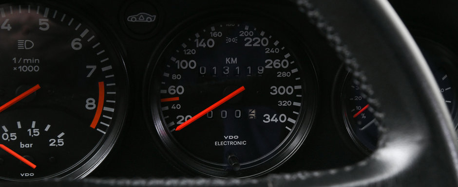 Scos din capsula timpului si pus la vanzare pe internet: Porsche-le 959 cu 13.119 kilometri la bord Scos din capsula timpului si pus la vanzare pe internet: Porsche-le 959 cu 13.119 kilometri la bord