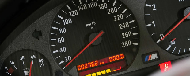 Scos din capsula timpului si pus la vanzare pe internet: BMW-ul M3 cu 2.762 de kilometri la bord