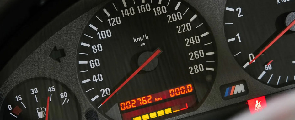 Scos din capsula timpului si pus la vanzare pe internet: BMW-ul M3 cu 2.762 de kilometri la bord Scos din capsula timpului si pus la vanzare pe internet: BMW-ul M3 cu 2.762 de kilometri la bord