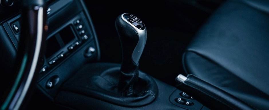 Scos din capsula timpului si pus la vanzare pe internet: Porsche-le 911 Turbo cu 8.354 de kilometri la bord Scos din capsula timpului si pus la vanzare pe internet: Porsche-le 911 Turbo cu 8.354 de kilometri la bord