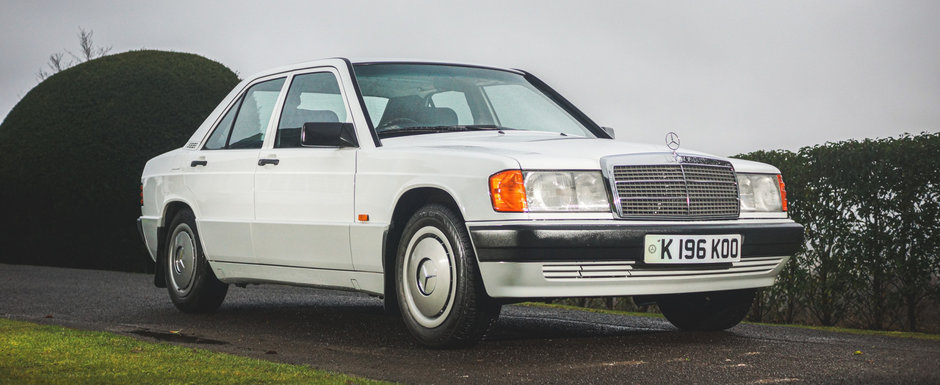 Scos din capsula timpului si pus la vanzare pe internet: Mercedes-ul 190E cu 19.149 de kilometri la bord Scos din capsula timpului si pus la vanzare pe internet: Mercedes-ul 190E cu 19.149 de kilometri la bord