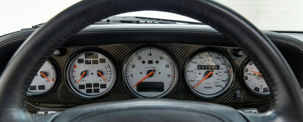 Scos din capsula timpului si pus la vanzare pe internet: Porsche-le 911 Turbo S cu 11.901 kilometri la bord