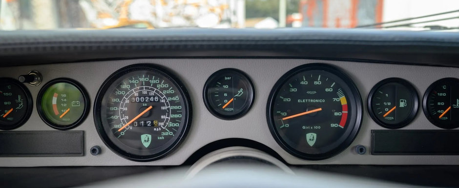 Scos din capsula timpului si pus la vanzare pe internet: Lamborghini-ul Countach cu 248 de kilometri la bord Scos din capsula timpului si pus la vanzare pe internet: Lamborghini-ul Countach cu 248 de kilometri la bord