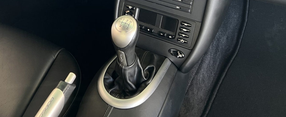 Scos din capsula timpului si pus la vanzare pe internet: Porsche-le 911 Turbo cu 7.369 de kilometri la bord Scos din capsula timpului si pus la vanzare pe internet: Porsche-le 911 Turbo cu 7.369 de kilometri la bord