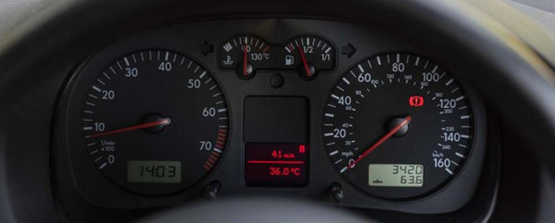 Scos din capsula timpului si pus la vanzare pe internet: Volkswagen-ul Golf GTI cu 5.503 kilometri la bord