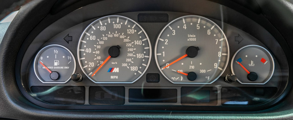 Scos din capsula timpului si pus la vanzare pe internet: BMW-ul M3 cu 52.517 kilometri la bord
