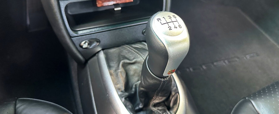 Scos din capsula timpului si pus la vanzare pe internet: Porsche-le 911 Carrera 4S cu 5.260 de kilometri la bord Scos din capsula timpului si pus la vanzare pe internet: Porsche-le 911 Carrera 4S cu 5.260 de kilometri la bord