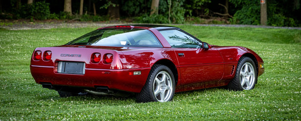 Scos din capsula timpului si pus la vanzare pe internet: Corvette-ul ZR-1 cu 1.628 de kilometri la bord