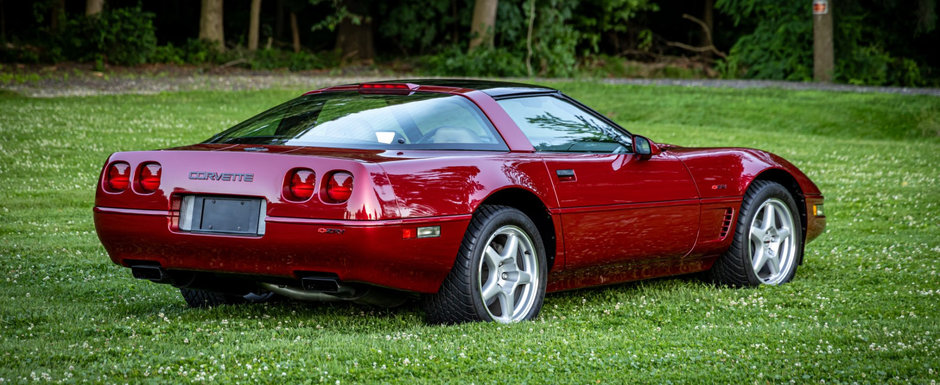 Scos din capsula timpului si pus la vanzare pe internet: Corvette-ul ZR-1 cu 1.628 de kilometri la bord Scos din capsula timpului si pus la vanzare pe internet: Corvette-ul ZR-1 cu 1.628 de kilometri la bord