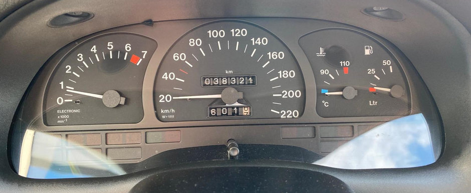 Scos din capsula timpului si pus la vanzare pe internet: Opel-ul Astra GSi cu 38.321 de kilometri la bord Scos din capsula timpului si pus la vanzare pe internet: Opel-ul Astra GSi cu 38.321 de kilometri la bord