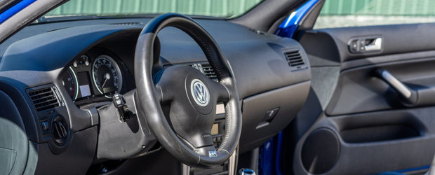 Scos din capsula timpului si pus la vanzare pe internet: Volkswagen-ul Golf R32 cu 156 de kilometri la bord