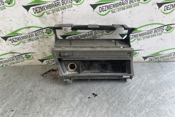 Scrumiera 8205377 BMW Seria 3 E46 [1997 - 2003] Sedan 4-usi 320d MT (136 hp)