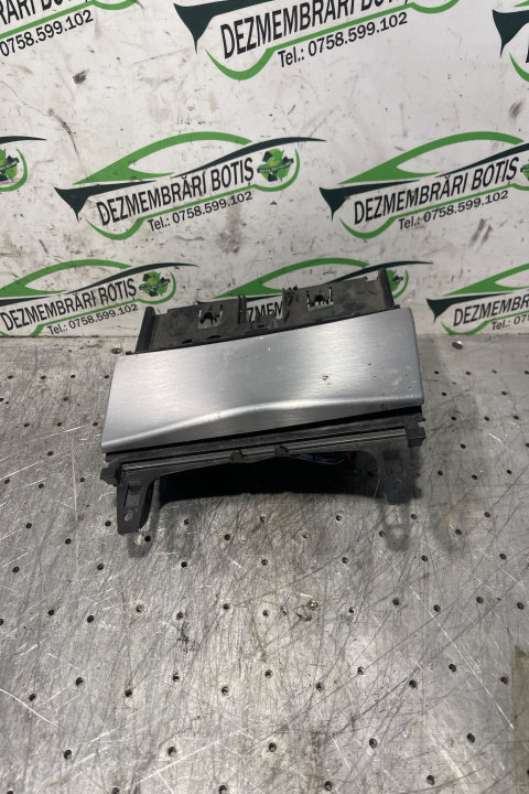 Scrumiera A 204 680 01 79 Mercedes-Benz C-Class W204/S204 [2007 - 2012] Sedan 4-usi C 180 Kompressor...