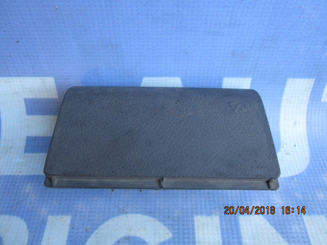 Scrumiera Audi A4 ; 8D0857961A