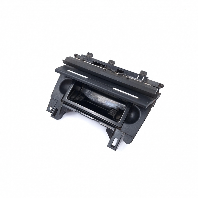 Scrumiera Audi A4 B7 (8E) 2004-2008 2.0 Tdi Bpw Motorina 8E0857951J, 80854