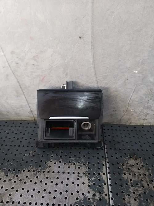 Scrumiera audi a5 8t 8k0857951