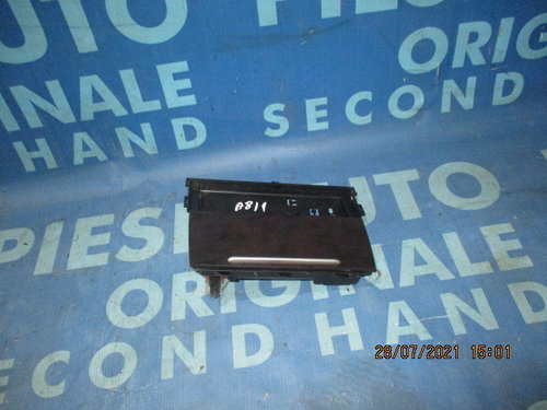 Scrumiera Audi A8 2002; 4D0857951D (fata)