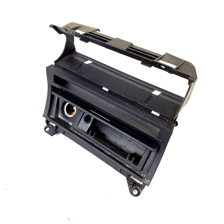 Scrumiera Bmw 3 (E46) 1998-2007 316 I M43 B16 (164E3) Benzina 8268887, 8268888, 31020000, 310260000, 51168268887A, 511682688889, 307090800