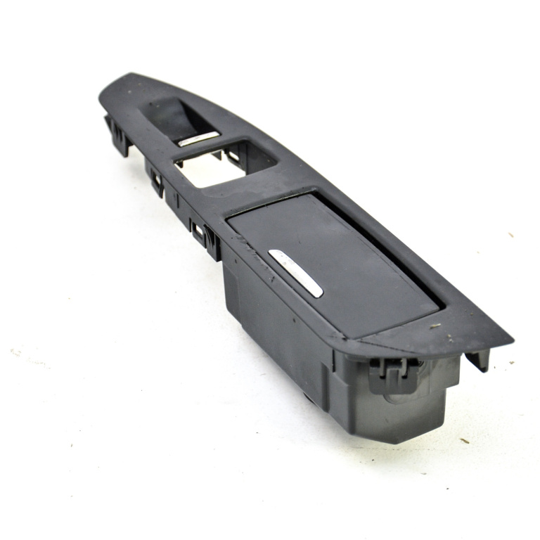 Scrumiera Bmw 7 (F01, F02, F03, F04) 2008-2015 740 D Xdrive N57 D30 B Motorina 81834005, 81 834 005, 9153398, 9 153 398