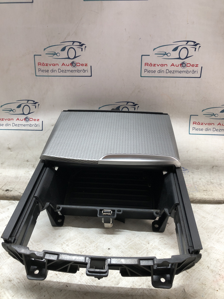 Scrumiera BMW Seria 5 G30 2.0 Motorina 2019, -