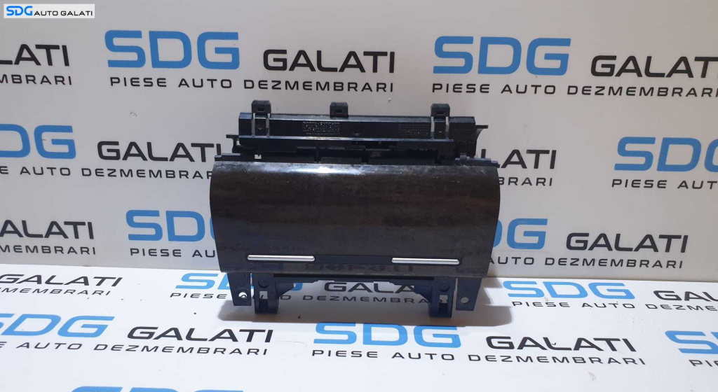 Scrumiera Bord Consola Centrala Audi A4 B7 2005 - 2008 Cod 8E0857951H