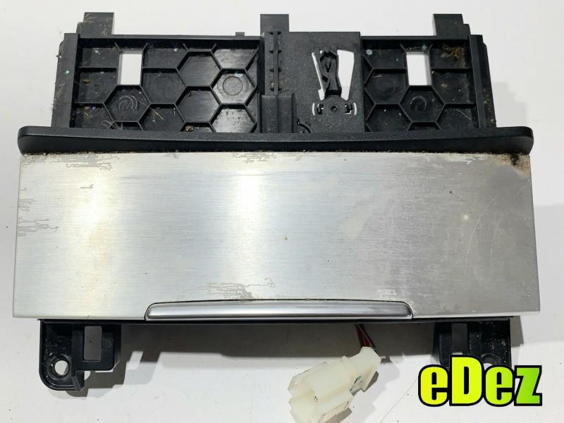 Scrumiera bord Volkswagen Touareg 2 (2010-2015) [7P] 4L0857951