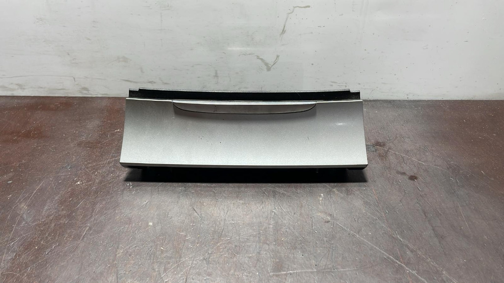 Scrumiera cod 3C0863284K , 3C0 863 284 K pentru Passat B7 an 2010-2014