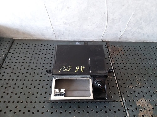 Scrumiera cu bricheta audi a6 c5 4b 4b0857951