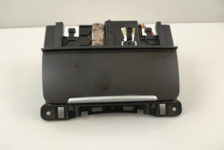 Scrumiera Cu Bricheta cod 8k0857965 8k0857965 Audi A4 B8/8K [facelift] [2011 - 2016]