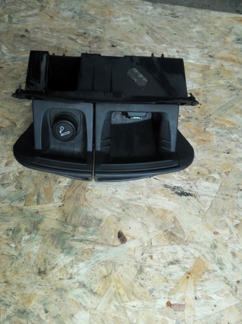 SCRUMIERA CU BRICHETA FIAT BRAVA / BRAVO FAB. 1995 – 2001 ⭐⭐⭐⭐⭐