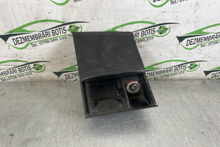 Scrumiera fata 1J0857961G / 1J0 857 961 G Volkswagen VW Golf 4 [1997 - 2006]