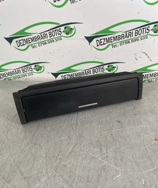 Scrumiera fata 30 718 0200 BMW Seria 3 E46 [1997 - 2003] Sedan 4-usi 320d MT (136 hp)