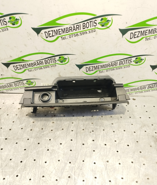 Scrumiera fata 9 199 317-08 BMW Seria 7 F01/F02 [2008 - 2012] Sedan 730d AT (245 hp)