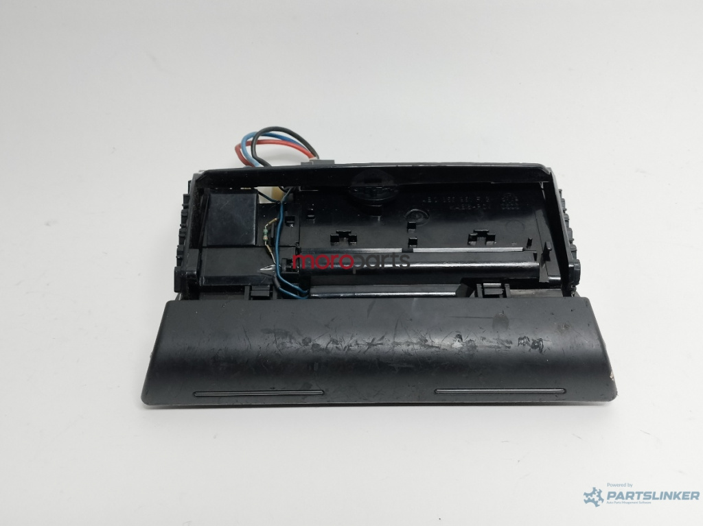 Scrumiera fata Audi A6 4B2 (C5) Berlina 2002 1.9 TDI OEM 4B0857951AL