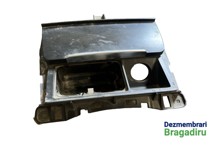 Scrumiera fata Cod: 8K0857951 Audi A4 B8/8K [2007 - 2011] wagon 5-usi 2.0 TDI MT (120 hp)