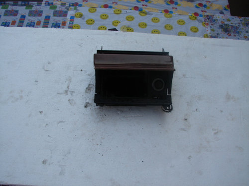 Scrumiera Fata Mercedes-Benz E-Class W210/S210 [1995 - 1999] Sedan 4-usi E 220 D 5G-Tronic (95 hp) E...